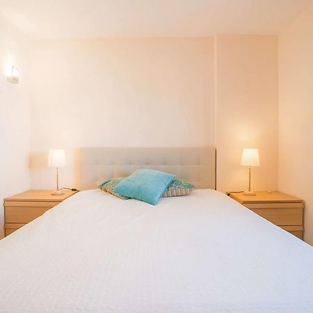 1-Minute Walk To The Metro And 2 To The Supermarket Lissabon Exterior foto