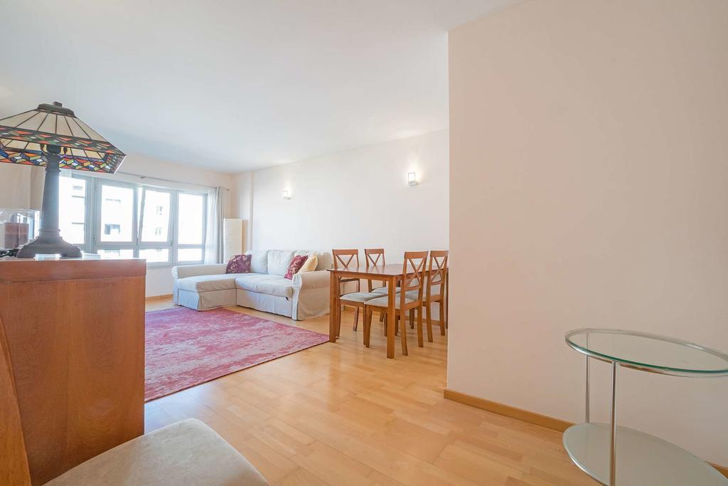 1-Minute Walk To The Metro And 2 To The Supermarket Lissabon Exterior foto